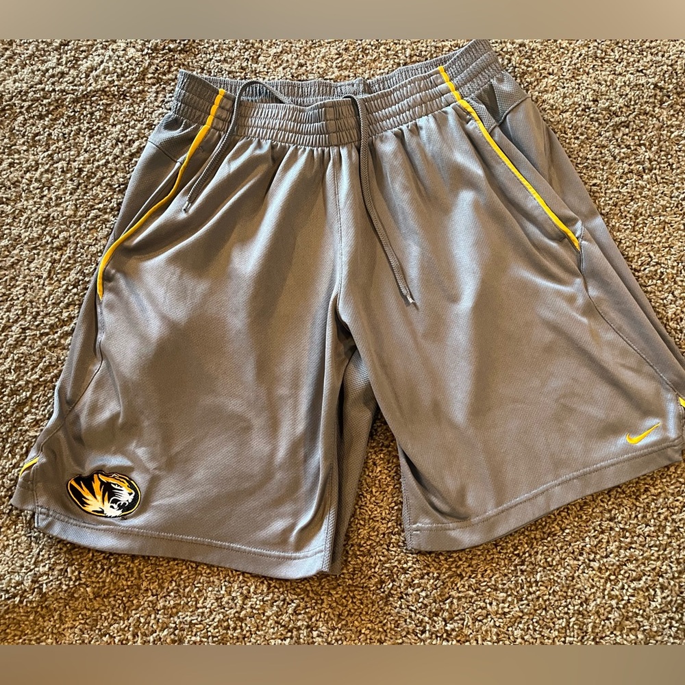 Mens Gray Nike Missouri Tigers Mizzou Athletic Shorts Size L